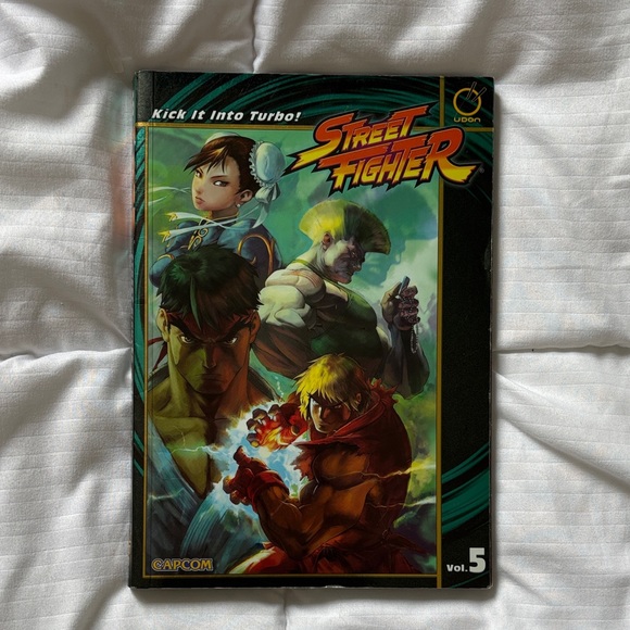 Street Fighter Vol. 5 Comic Book - Kick It Into Turbo! - Picture 1 of 3